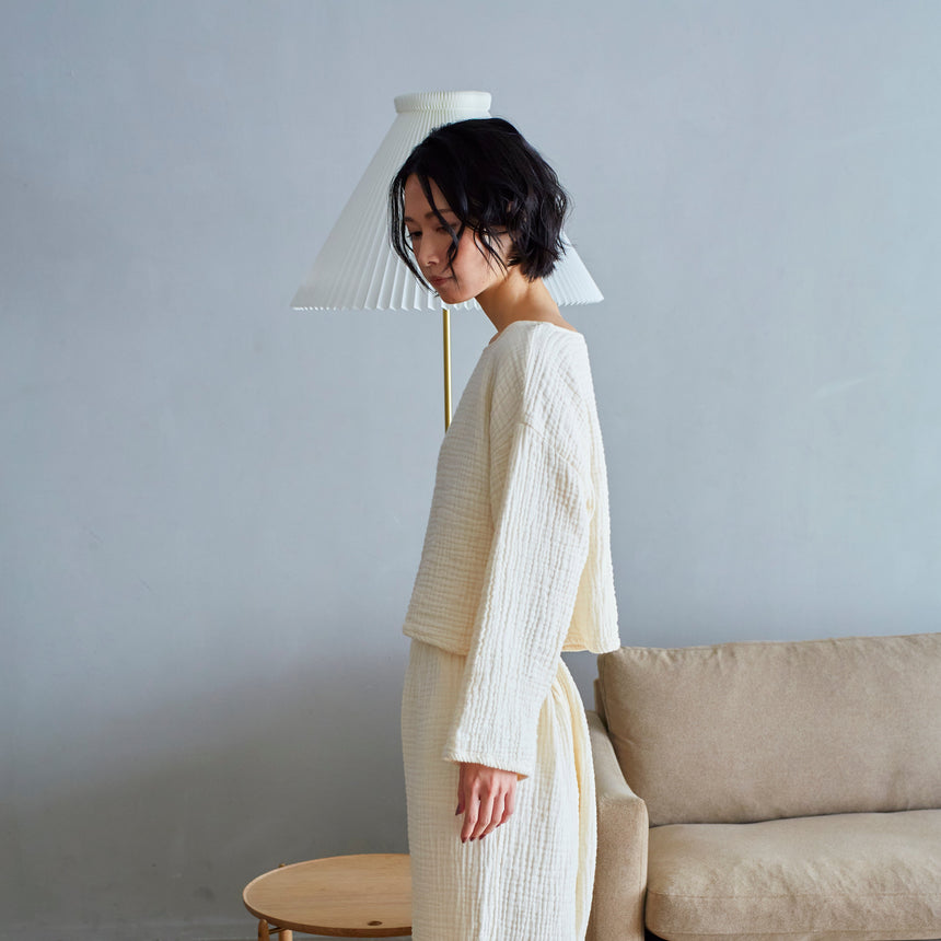 ショート丈長袖Tシャツ