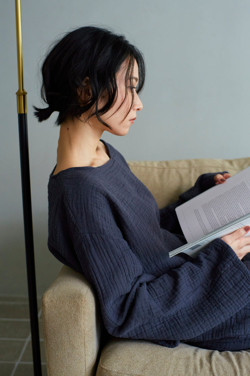 ショート丈長袖Tシャツ