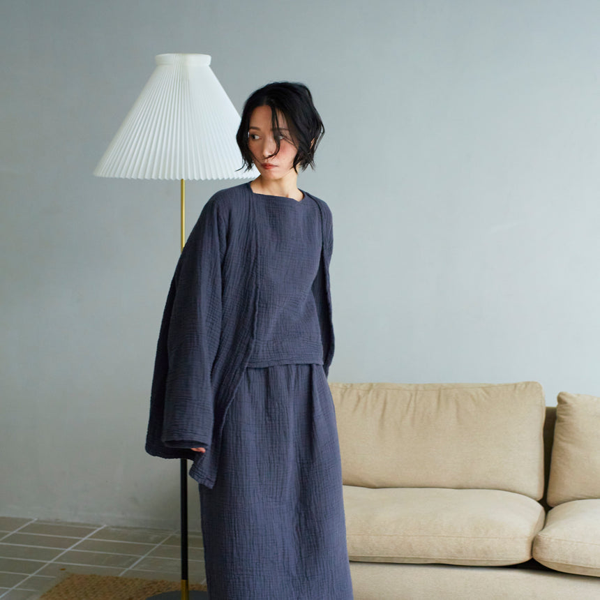 ショート丈長袖Tシャツ