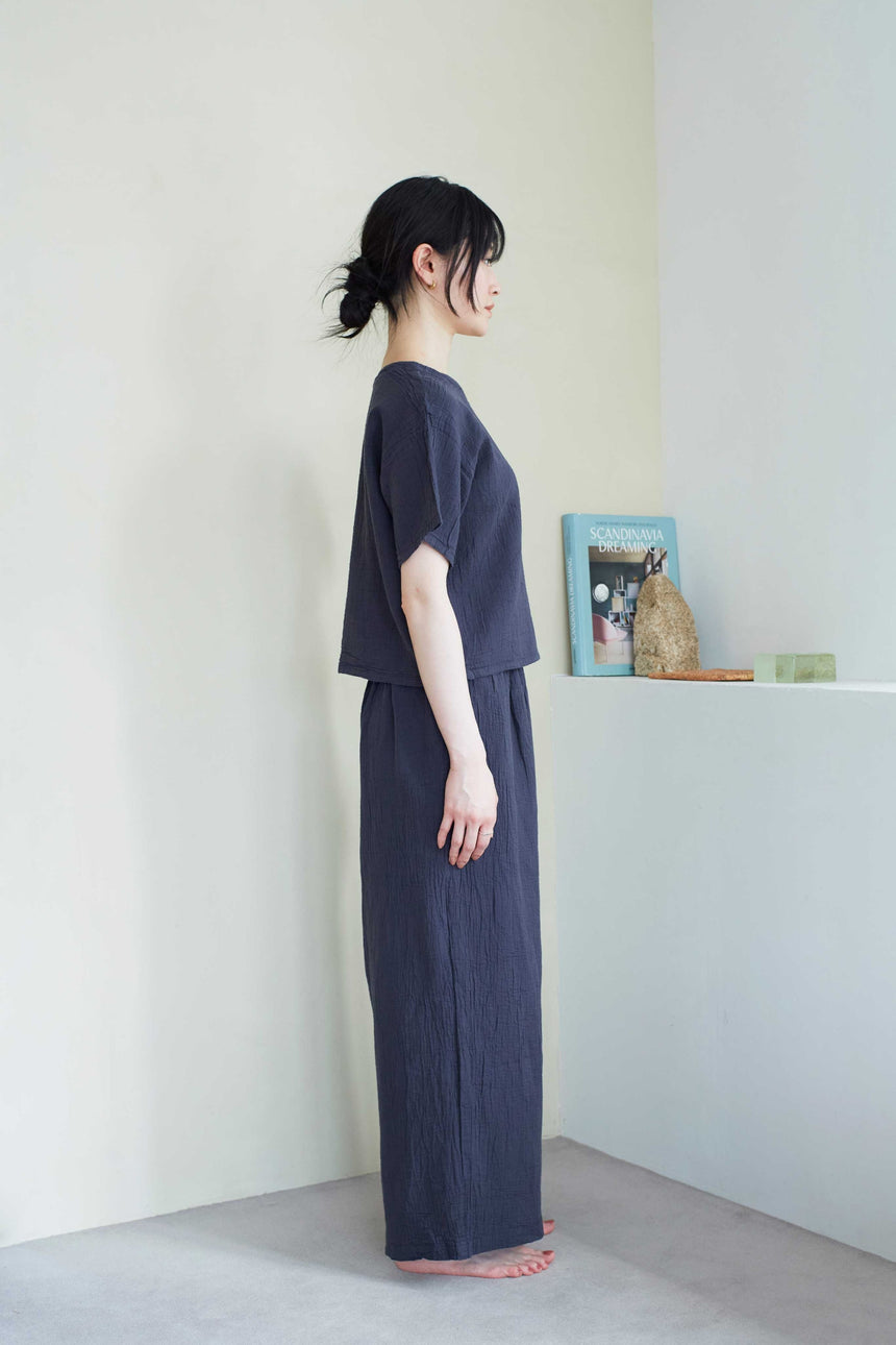ショート丈半袖Tシャツ