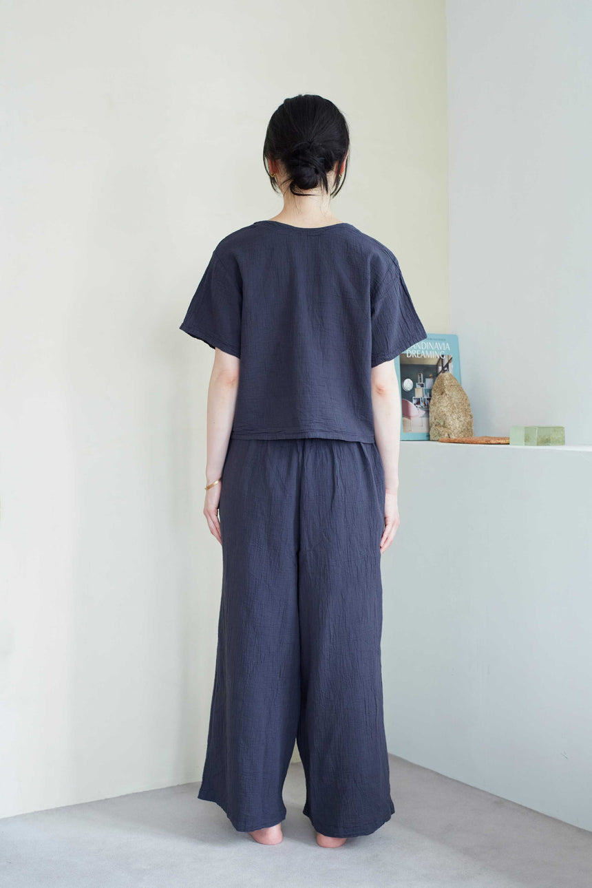 ショート丈半袖Tシャツ