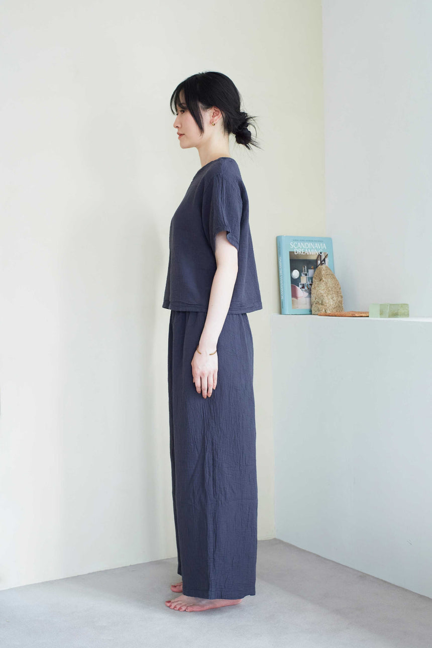 ショート丈半袖Tシャツ
