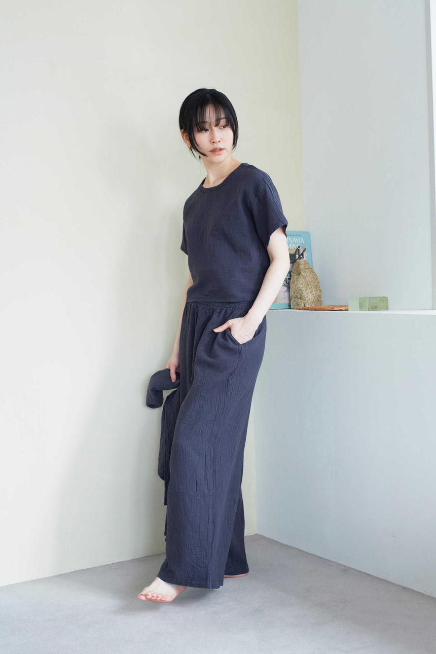 ショート丈半袖Tシャツ